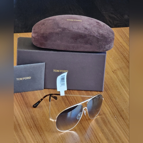 $390 Brand New 100% Auth Tom Ford Cliff 28P FT0450 Brown Gradient Sunglasses